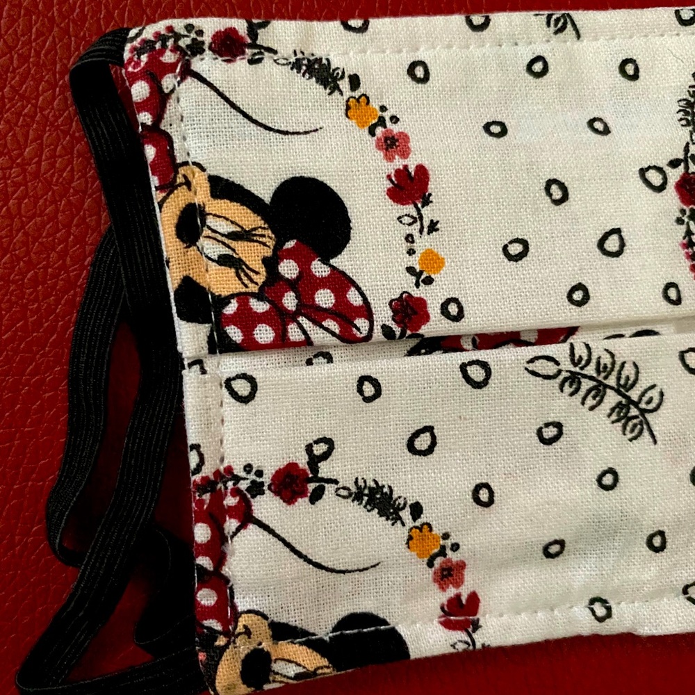 Minnie Mouse face mask